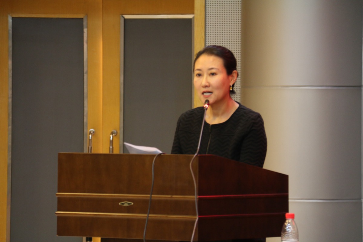 當(dāng)選第三屆理事會會長的慈銘集團董事韓小紅發(fā)表講話 當(dāng)選第三屆理事會會長的慈銘集團董事韓小紅發(fā)表講話