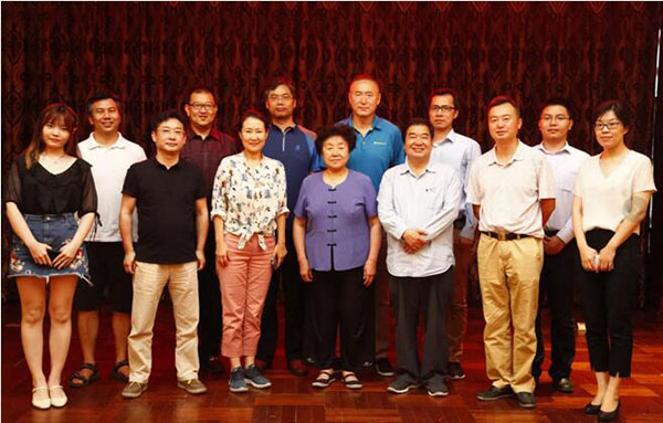 7清華校友生命科學(xué)與醫(yī)療健康歇會理事走進(jìn)慈銘交流學(xué)習(xí)合影.jpg 7清華校友生命科學(xué)與醫(yī)療健康歇會理事走進(jìn)慈銘交流學(xué)習(xí)合影.jpg