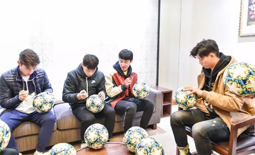 7中赫國安知名球員在慈銘簽名足球3.jpg 7中赫國安知名球員在慈銘簽名足球3.jpg